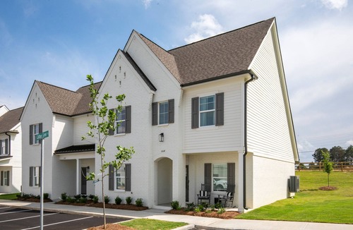 Oxford House | The Hurley, 3BR Luxe Townhouse by VelvetDitchVillas