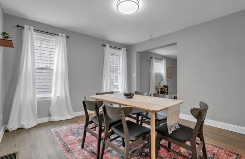 Westgate House | The Huron Charmer-4 BD and Yard