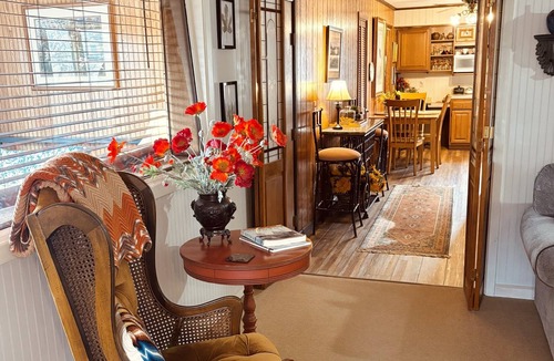 Nashville Cabin | The Iris Garden Downtown Cottages and Suites