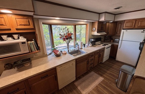 Nashville Cabin | The Iris Garden Downtown Cottages and Suites