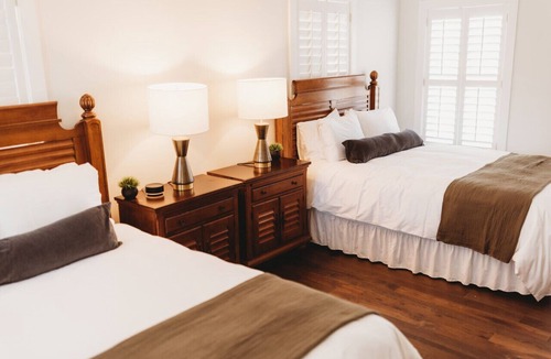 Downtown Hotel | The Jefferson Inn Downtown Southern Pines Deluxe 2-Queen Suite