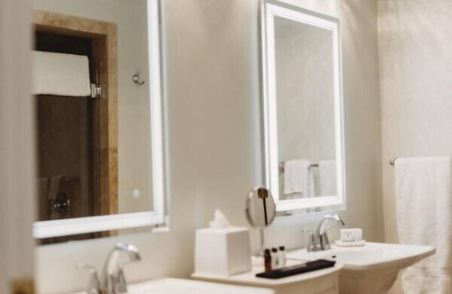 Downtown Hotel | The Jefferson Inn Downtown Southern Pines Deluxe 2-Queen Suite
