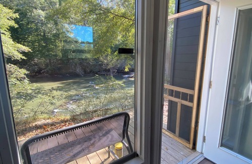 Greenville Cabin | The Jessamine River Pod on the Saluda River