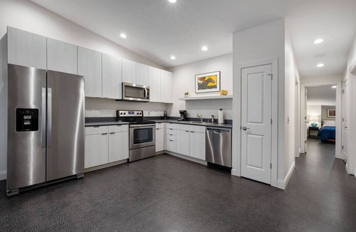 East Market District Condo | The Julep - Chic 2 BR/Stay Nulu Marketplace