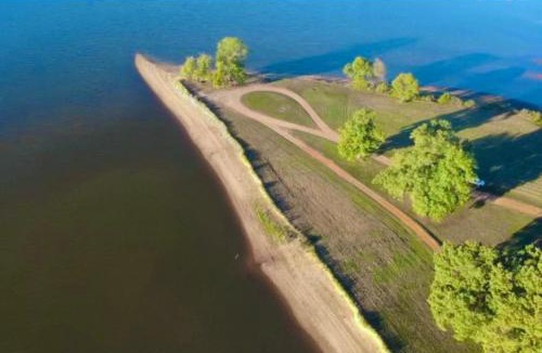 Hardin House | The Lakeside Loft- KY Lake Escape - Pirates Cove