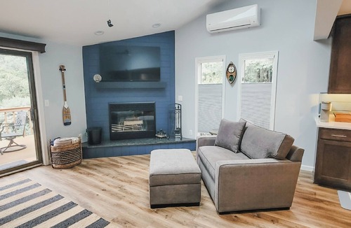 Thayerville House | The Lazy Bear - Newly updated townhome in Deep Creek. Minutes to everything!
