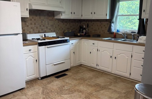 Stockdale House | The Lazy Gray – Peaceful Stay Near Jackson Lake - Pet Friendly