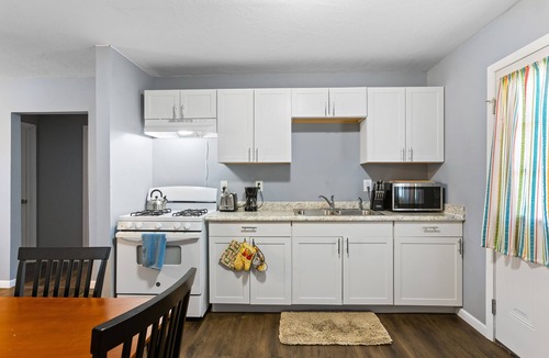 Stanton House | The Lazy Hiker l Cozy 2BR l 15 min to RRG l WI-FI