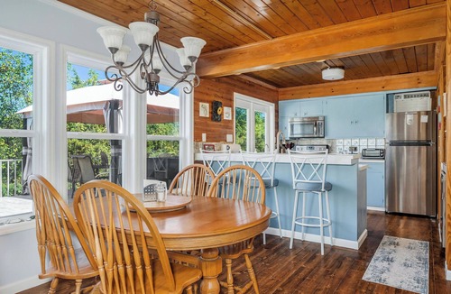 Sparta House | The Lazy Lake House on Center Hill