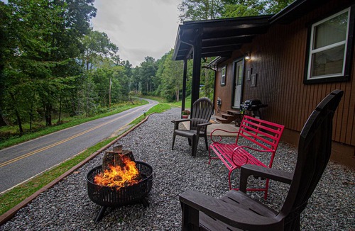 Robbinsville Cabin | The Lil House