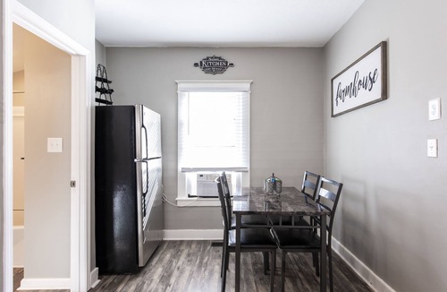 Taylor Berry House | The Lilly House! Close to everything!