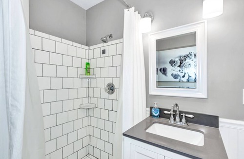 New Market House | The Loft At The Winchester Manor (spacious, Unique & Private Southern Charm)