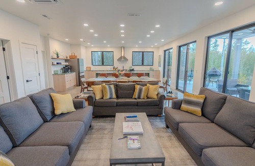 Rowleys Bay House | The Lookout, minutes to Sister Bay with Starlink internet