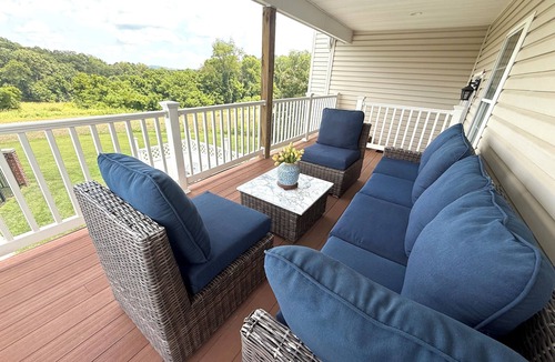 Urbana House | The Luxe Lounge & warm welcome