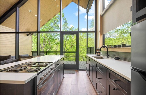Hot Springs Resort | The Miller at In the Trees Luxury Resort, Hot Tub, Fireplace, Mountaintop