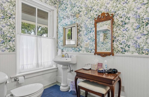 Dublin Bed & Breakfast | The Magill Suite Historic Rockwood Manor