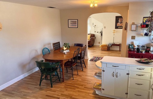 Carmi Apartment | The Main Street Loft in Carmi, IL - spacious, artsy, comfortable - sleeps 8
