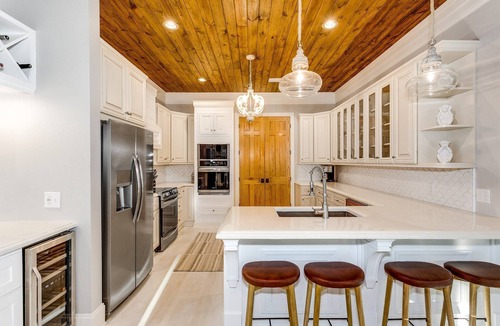 Ono Island House | The Meadows-Mallory Square North |Community Pool |Mins to Gulf Beaches |Gourmet Kitchen |Boat Dock