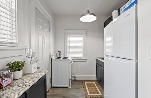 Battle Creek House | The Mediterranean Oasis, A Perfect Comfort Haven - Entire Upper Unit of Duplex