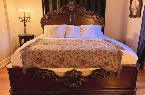 Abbeville Bed & Breakfast | The Monarch Room at The Deodara