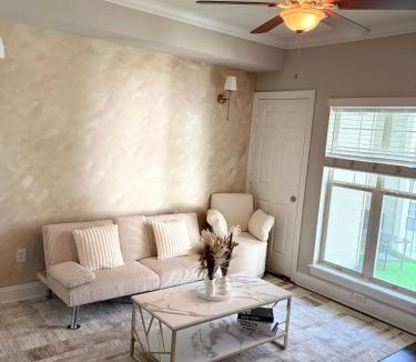 Old Fourth Ward Apartment | The Noir Nest Sleek, Stylish & Cozy Stay