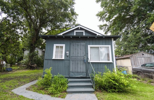 Whitney House | The Old Algiers Retreat