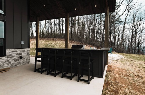 Morganton House | The Overlook at Burkemont/Near Hidden Hill Venue