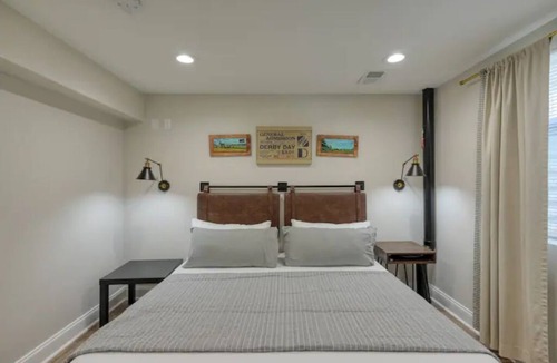 Crescent Hill Apartment | The Oxford