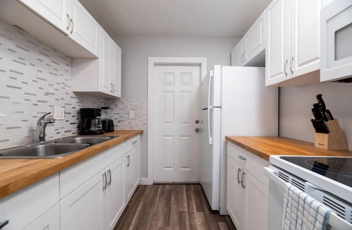 Middle River Terrace Apartment | The Palms @ Middle River Terrace #1