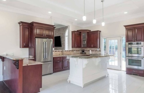 Ellenwood Villa | The Panola Mansion | Indoor Pool + Pavilion