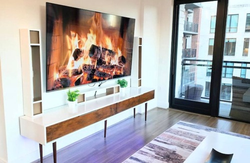 Buckhead Apartment | The Panorama Haven | Bright 3BR Luxury in Buckhead