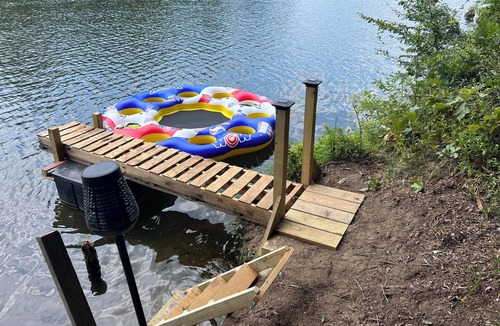 Royal Cabin | The Pecan at Hamilton Cove ~ Cabin Twenty ~ Lakefront ~ Pet Friendly
