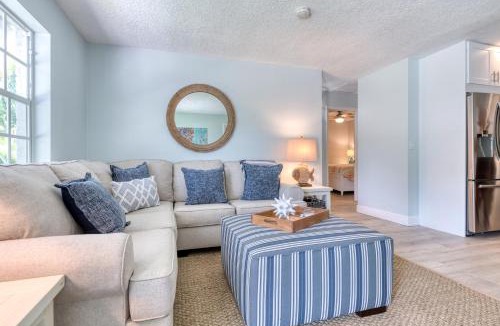 Palm Beach Gardens House | The Pelican Villa Large Pool Firepit!