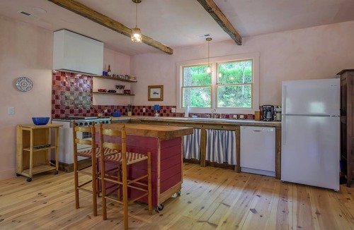 Lexington Cottage | The Perch - whimsical cottage near lovely Lexington
