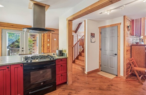 Old Timberline House | The perfect place to rest, relax and stay Logged Out!
