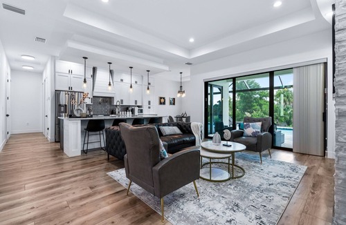 Englewood East House | The perfect retreat with a canal view