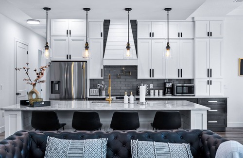 Englewood East House | The perfect retreat with a canal view