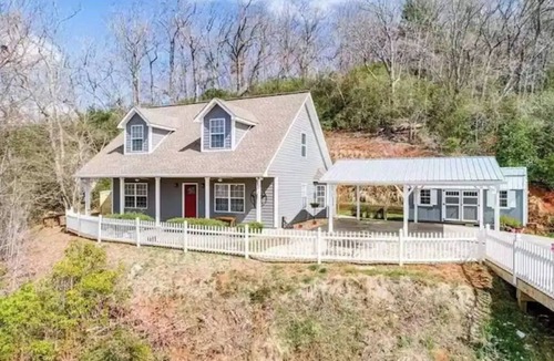 Hiawassee Cabin | The Perfect View -Hiawassee upscale mountain cabin