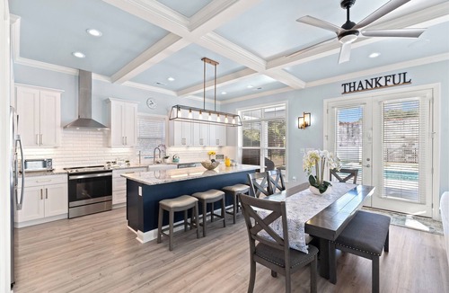 Atlantic Beach House | The Quiet Storm - Walk to Beach - 4BR/3BA - 3 Living Areas