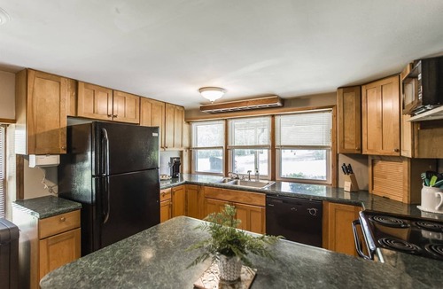 Gallatin Cabin | The Retreat at Pilot Knob | Pvt Pool | Lakeview