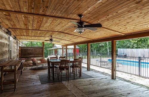 Gallatin Cabin | The Retreat at Pilot Knob | Pvt Pool | Lakeview