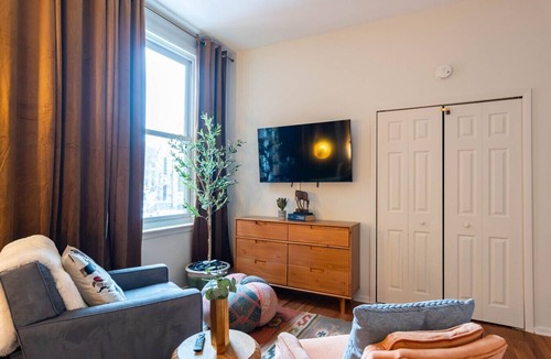 Ann Arbor Apartment | The Retro Nest - Heart of Campus