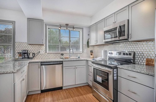 Jefferson Chalmers Apartment | The River @ The Park & River Chalet-1BD Upper Unit