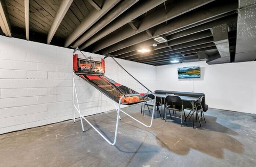 Jefferson Chalmers Apartment | The River @ The Park & River Chalet-1BD Upper Unit