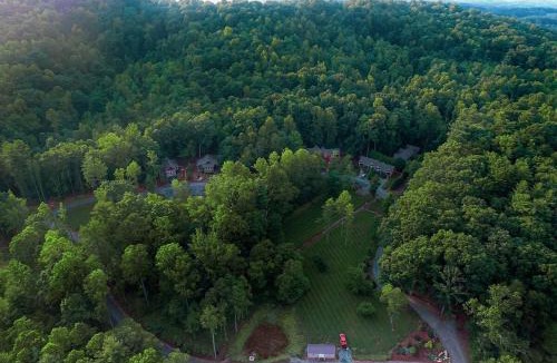 Skyland House | The Romantic Hickory Cottage