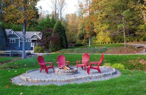 Skyland House | The Romantic Hickory Cottage