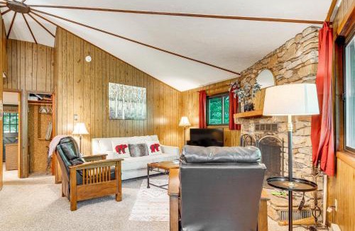 Hendersonville House | 'The Round House' - Treetop North Carolina Cabin!