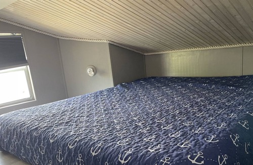 Dandridge RV Rental | The Sailboat! Lakeside Tiny Cottage with private dock and firepit!