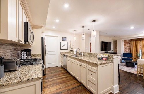 French Quarter Apartment | The Saint - Historic FQ Apt. - 60 Day Min. Rental