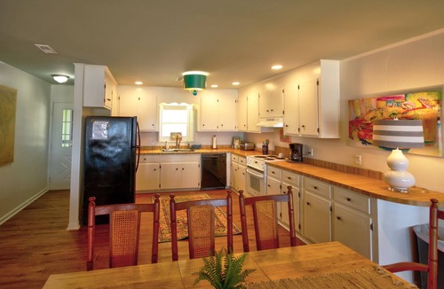 Edisto Island House | The Sandy Pineapple! Direct Edisto Beach oceanfront with 4 bedrooms and 2 baths